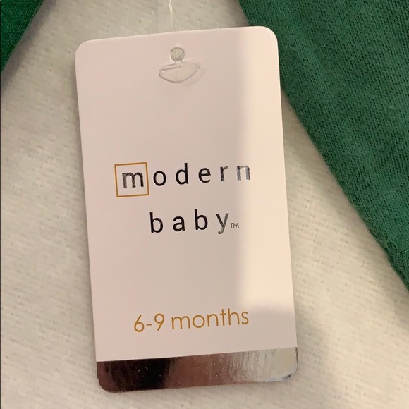 🌟2 Christmas 🎄 Onesie’s - Picture 4 of 5